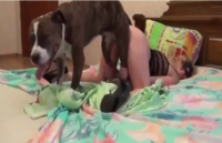 Домашнее видео классный зацеп с собакой молодой бразильянки